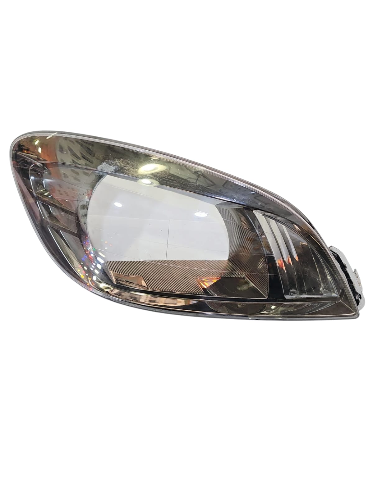 VIDRIO (PLC) OPTICA CHEVROLET CELTA / SUZUKI FUN CON ARO GRIS DERECHO (RECUPERADO)